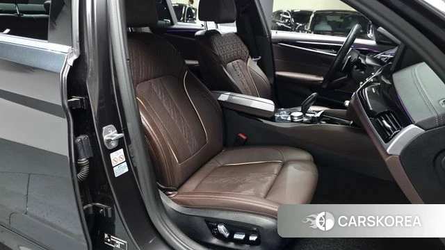 BMW 5 Series (G30) id 3859795 из Кореи 19