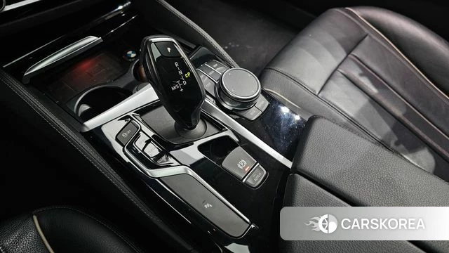 BMW 5 Series (G30) id 3867265 из Кореи 19