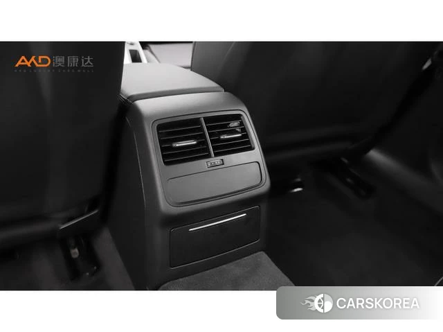 Audi A4L id 4300781 из Китая 9