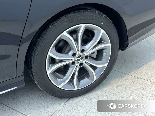 Mercedes-Benz E-class id 4236370 из Китая 34