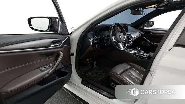 BMW 5 Series (G30) id 3671911 из Кореи 19