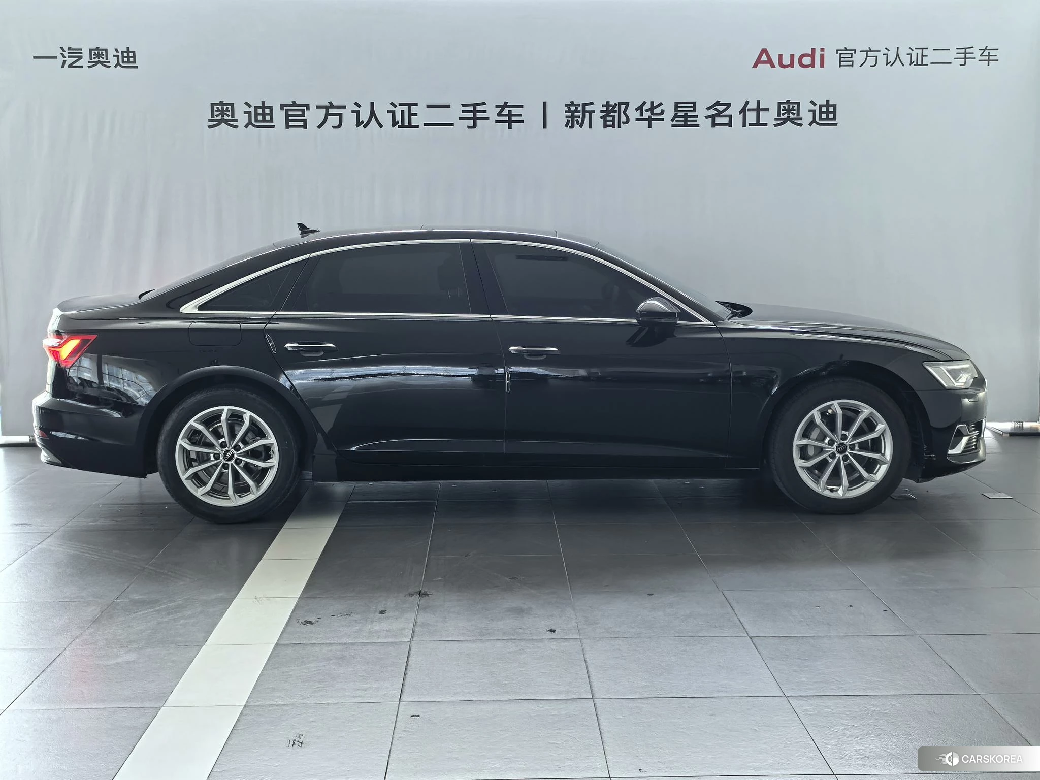 Audi A6L id 4510370 из Китая 15