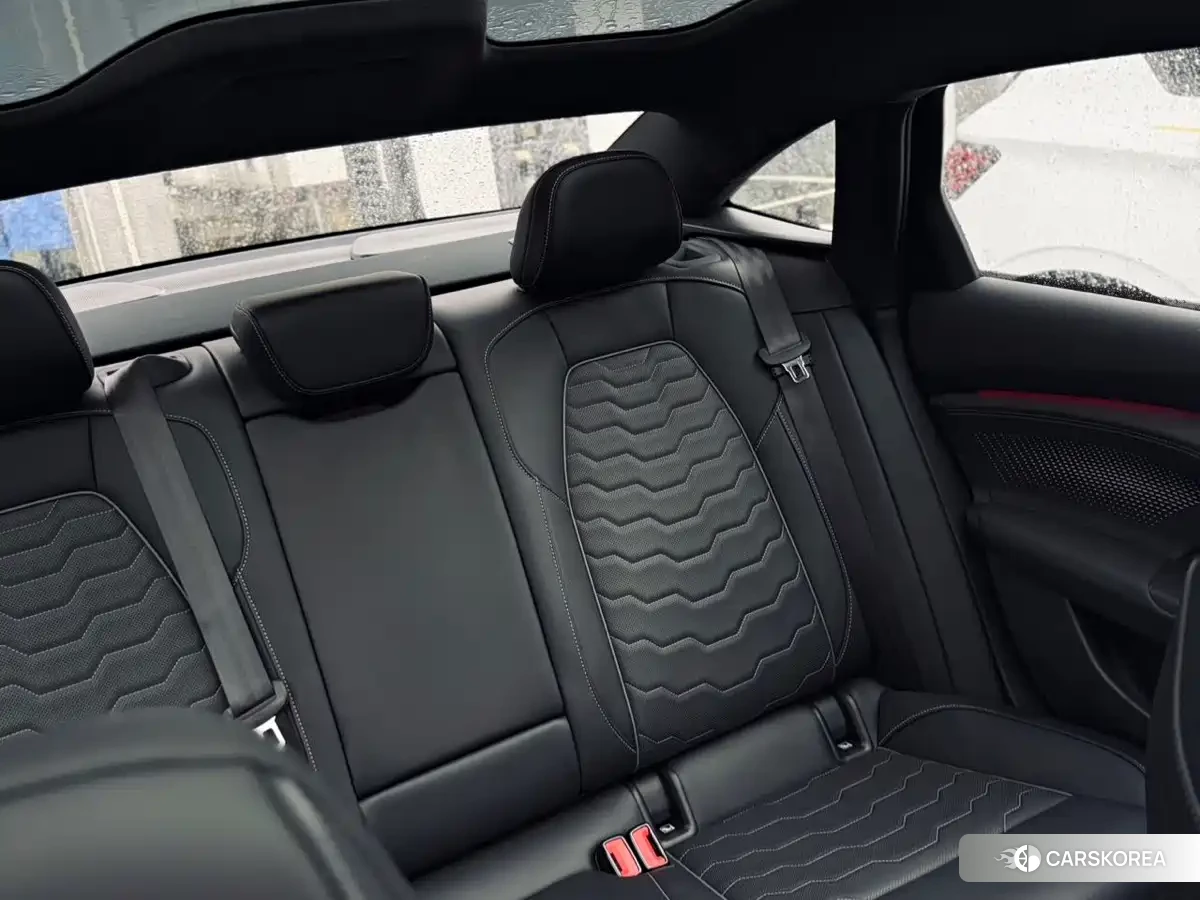 Audi A6L id 4674346 из Китая 16