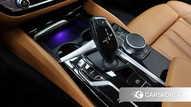 BMW 5 Series (G30) id 3098111 из Кореи 19