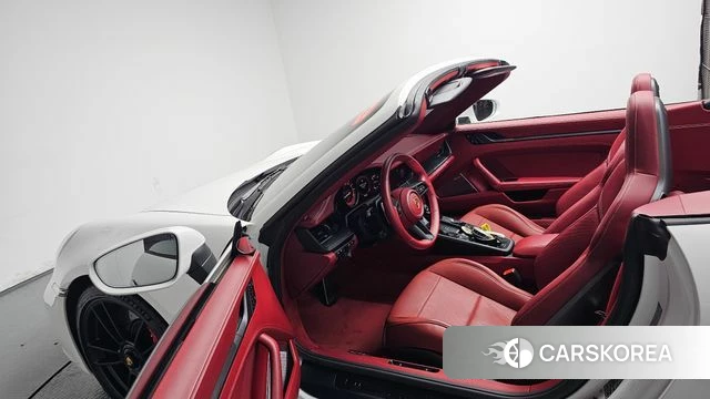 Porsche 911(992) id 4533292 из Кореи 36