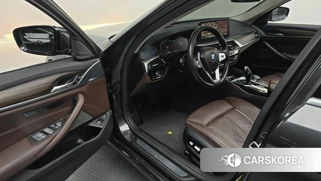 BMW 5 Series (G30) id 4666927 из Кореи 31
