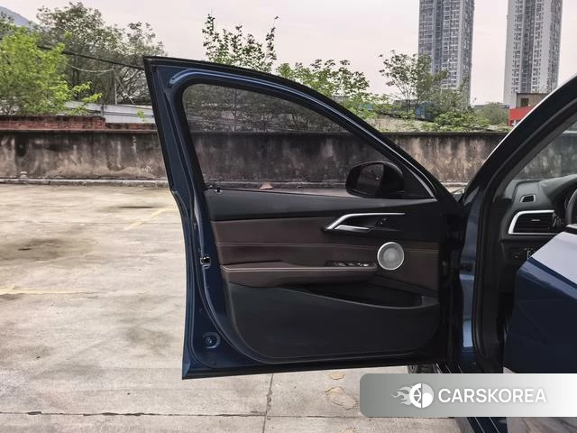 BMW 1 series id 4275512 из Китая 32