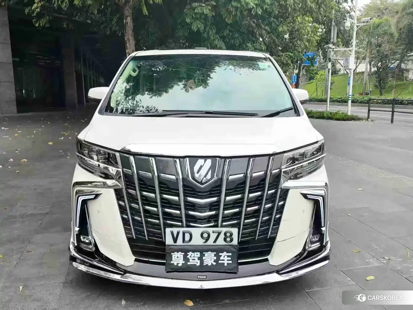 Toyota Alphard id 4538757 из Китая 15