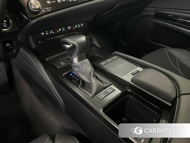 Lexus ES300h 7th generation id 3799906 из Кореи 19