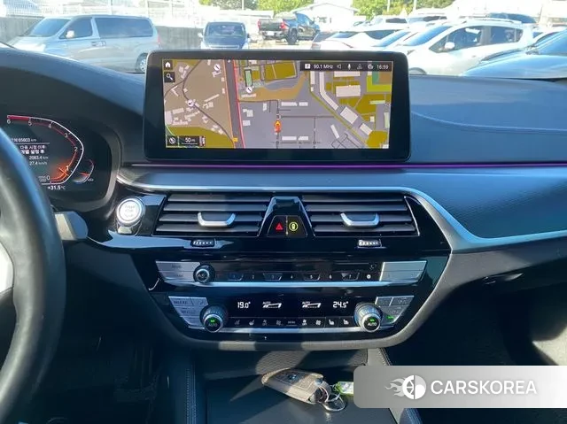 BMW 5 Series (G30) id 3093550 из Кореи 19