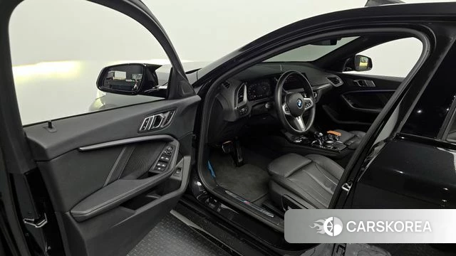 BMW 1 Series (F40) id 3953709 из Кореи 19