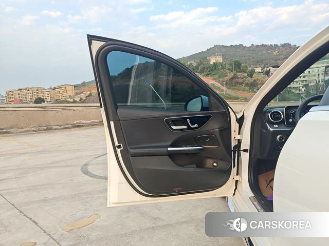 Mercedes-Benz Class C id 4297417 из Китая 23
