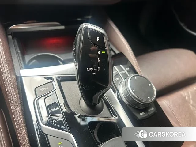 BMW 5 Series (G30) id 3742469 из Кореи 19