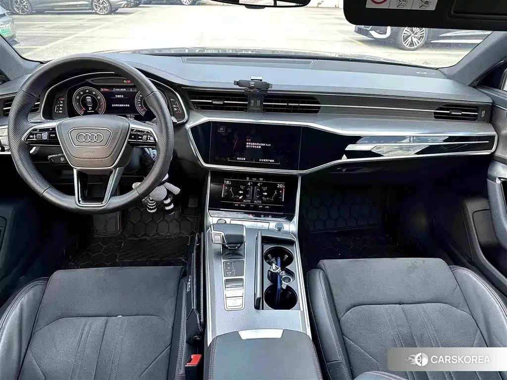 Audi A6L id 4577626 из Китая 9
