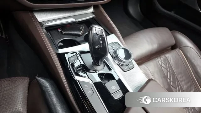 BMW 5 Series (G30) id 3709484 из Кореи 19