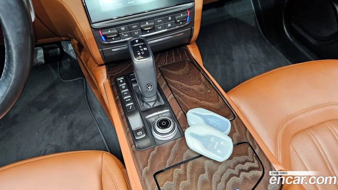 Maserati Quattroporte id 1005670 из Кореи 19