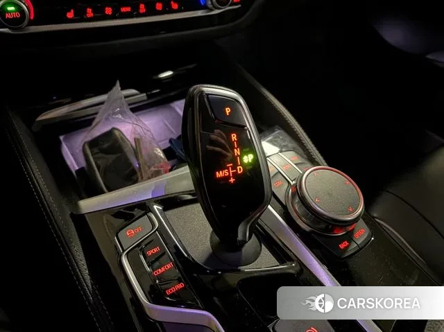 BMW 5 Series (G30) id 3669566 из Кореи 19