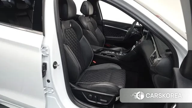 Genesis G70 id 3060432 из Кореи 19