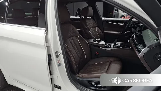 BMW 5 Series (G30) id 3493279 из Кореи 19