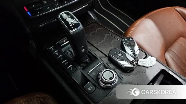 Maserati Ghibli id 3582925 из Кореи 19