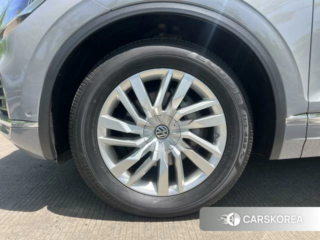 Volkswagen Touareg id 4211570 из Китая 21