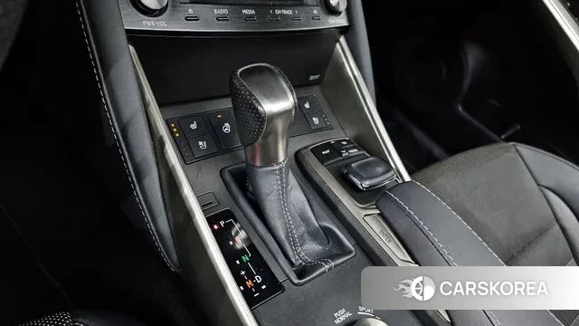 Lexus New IS300 id 3558137 из Кореи 19