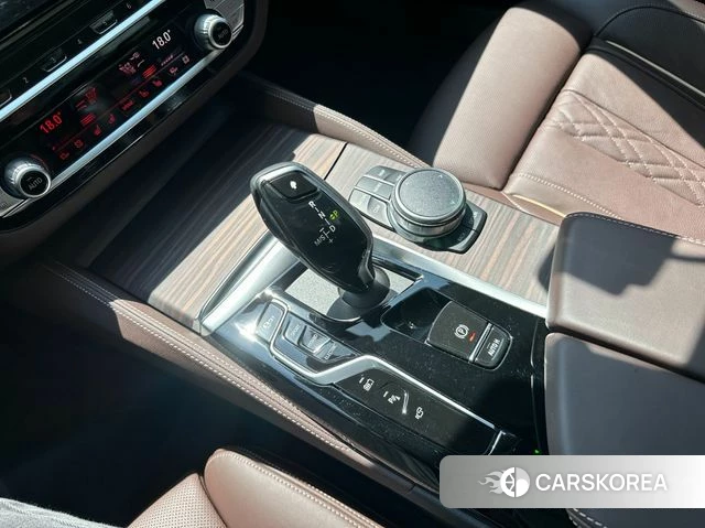 BMW 5 Series (G30) id 3923851 из Кореи 19