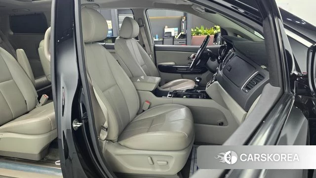 Kia All New Carnival id 4558042 из Кореи 30
