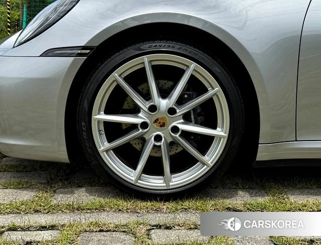Porsche 911(992) id 4383102 из Кореи 17