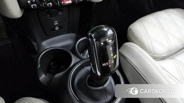 Mini Cooper S id 4316133 из Кореи 29