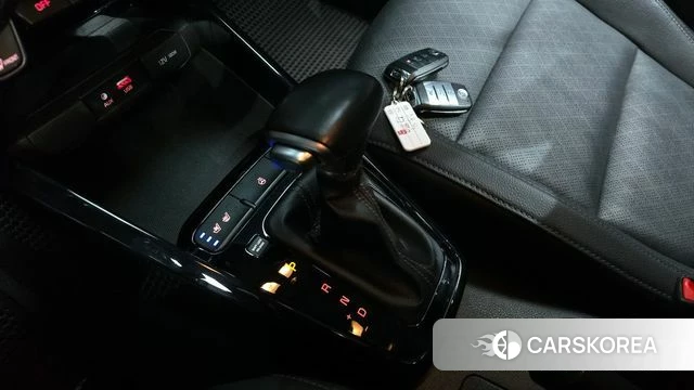 Kia Stonic id 3808013 из Кореи 19