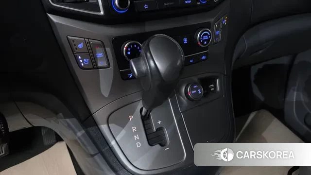 Hyundai The New Grand Starex id 3249166 из Кореи 19