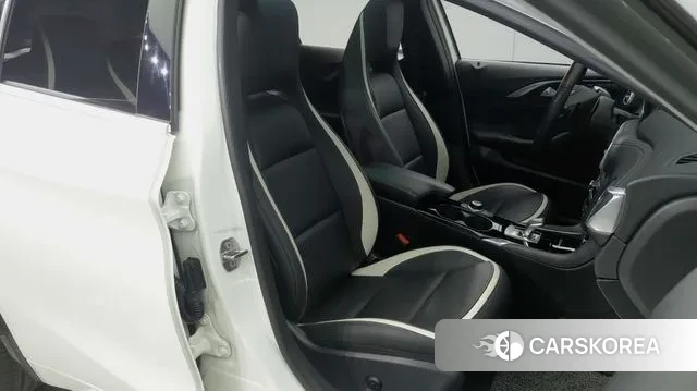 Infiniti Q30 id 3703364 из Кореи 19