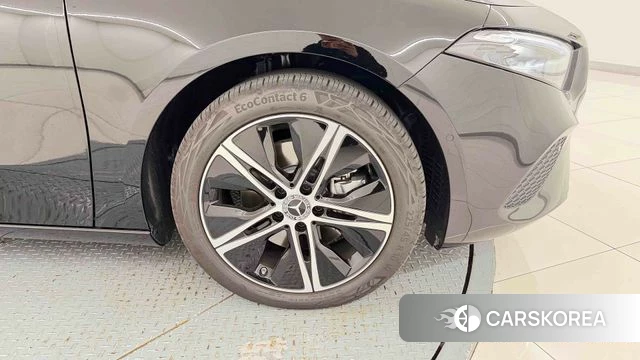 Mercedes-Benz A-Class W177 id 4248219 из Кореи 19