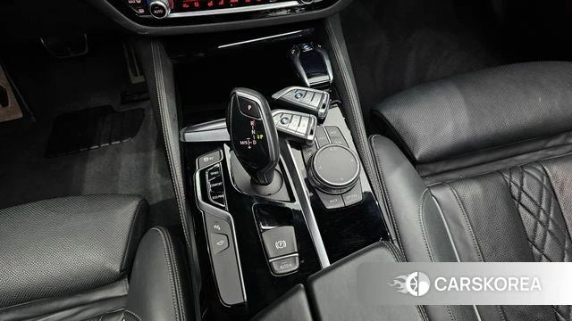 BMW 5 Series (G30) id 4417236 из Кореи 19