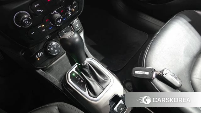 Jeep Renegade id 4895171 из Кореи 31