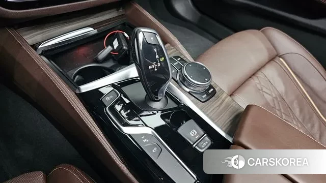 BMW 5 Series (G30) id 3284774 из Кореи 19