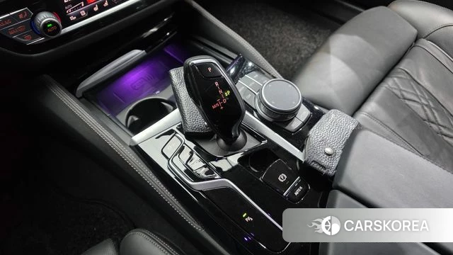 BMW 5 Series (G30) id 4283777 из Кореи 32