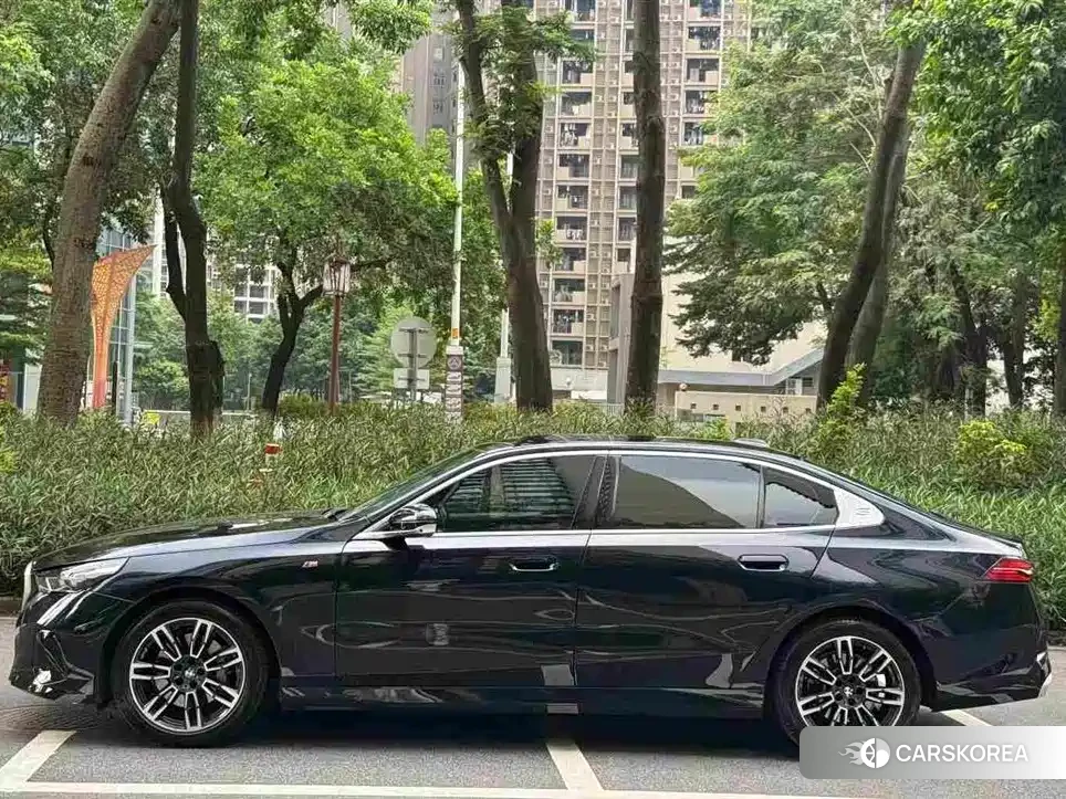 BMW 5 series id 4674318 из Китая 9