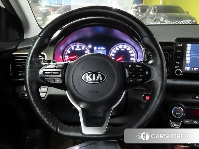Kia Stonic id 3541175 из Кореи 19