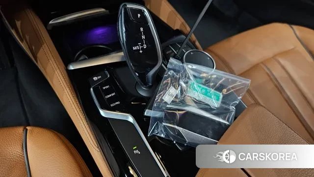 BMW 5 Series (G30) id 3789152 из Кореи 19