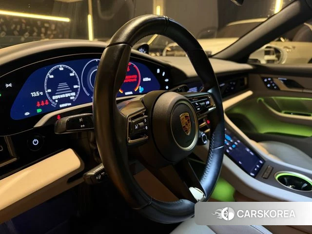 Porsche Taycan id 3805735 из Кореи 17