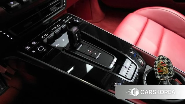 Porsche 911(992) id 4201409 из Кореи 19