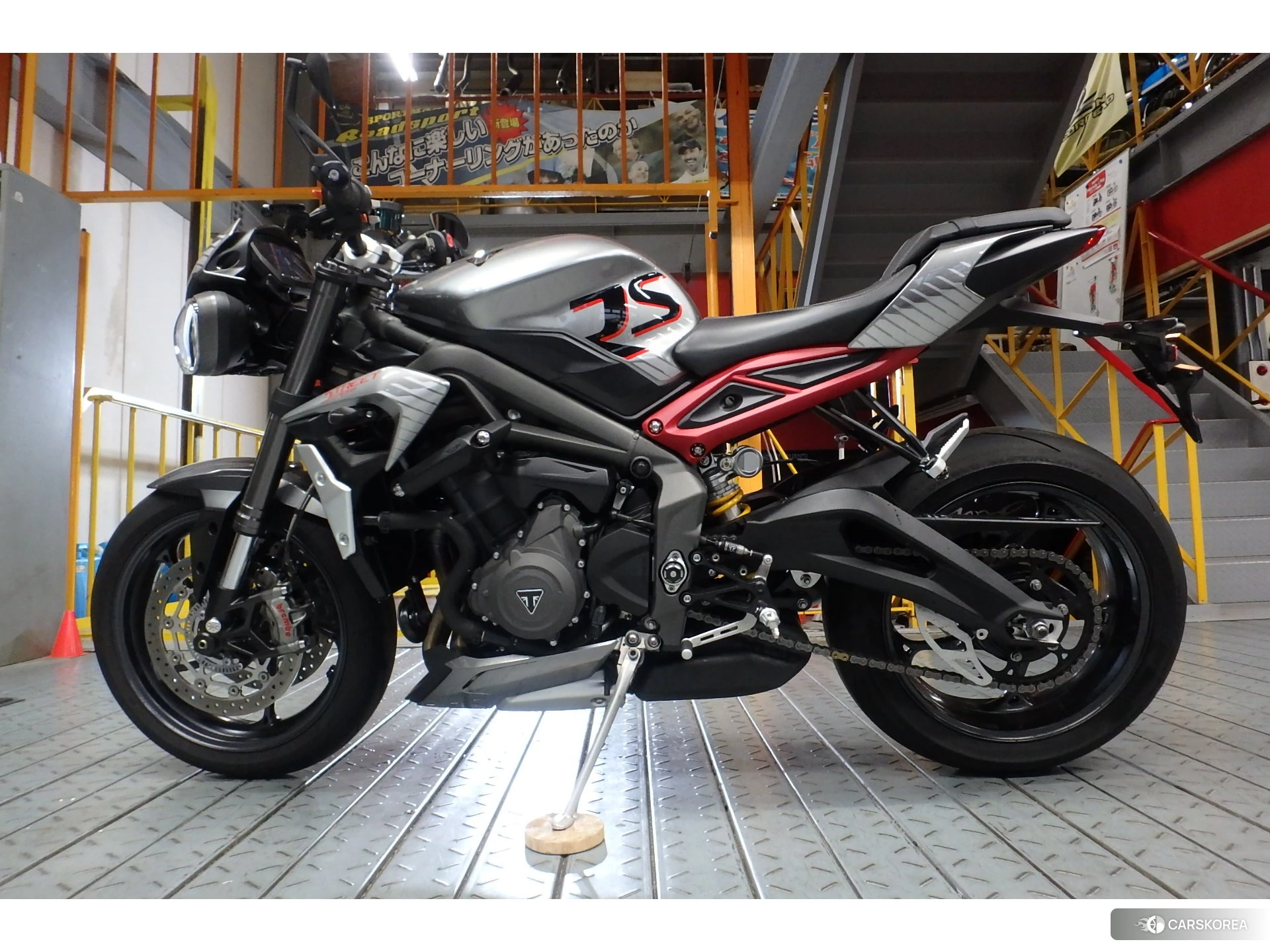 Triumph STREET TRIPLE 765 RS id 4320211 из Японии 16