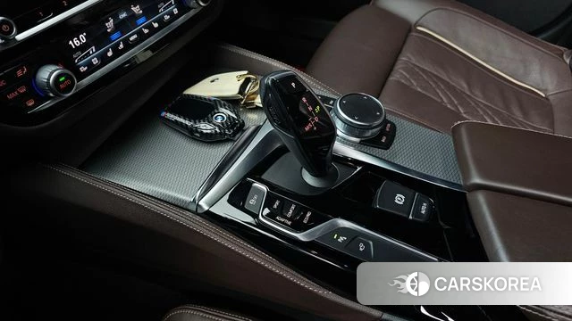 BMW 5 Series (G30) id 4574534 из Кореи 33