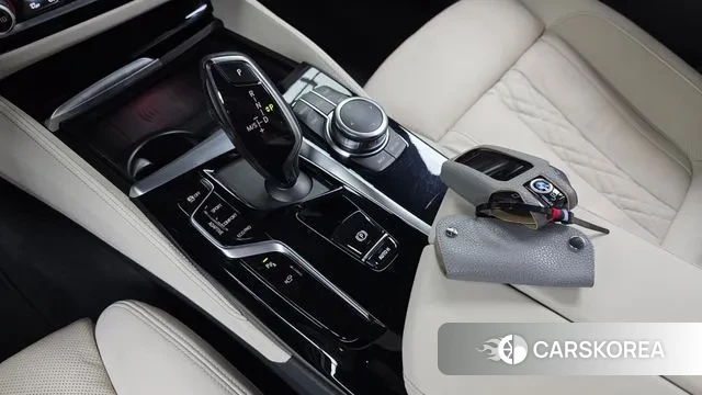 BMW 5 Series (G30) id 3777218 из Кореи 19