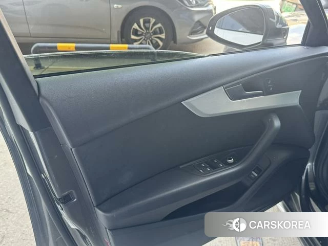 Audi A4L id 4353424 из Китая 15