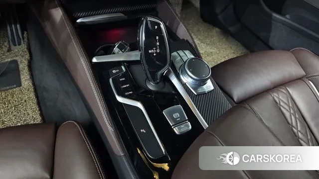 BMW 5 Series (G30) id 3708739 из Кореи 19