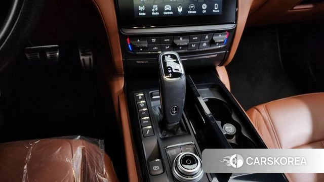 Maserati Quattroporte id 3954770 из Кореи 19