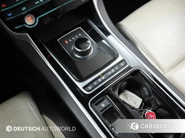 Jaguar XE id 3380641 из Кореи 19